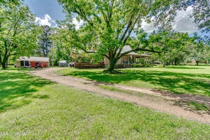 3 bed/3.5 bath House 106 Mcwilliams Dr. Terry, MS 39170