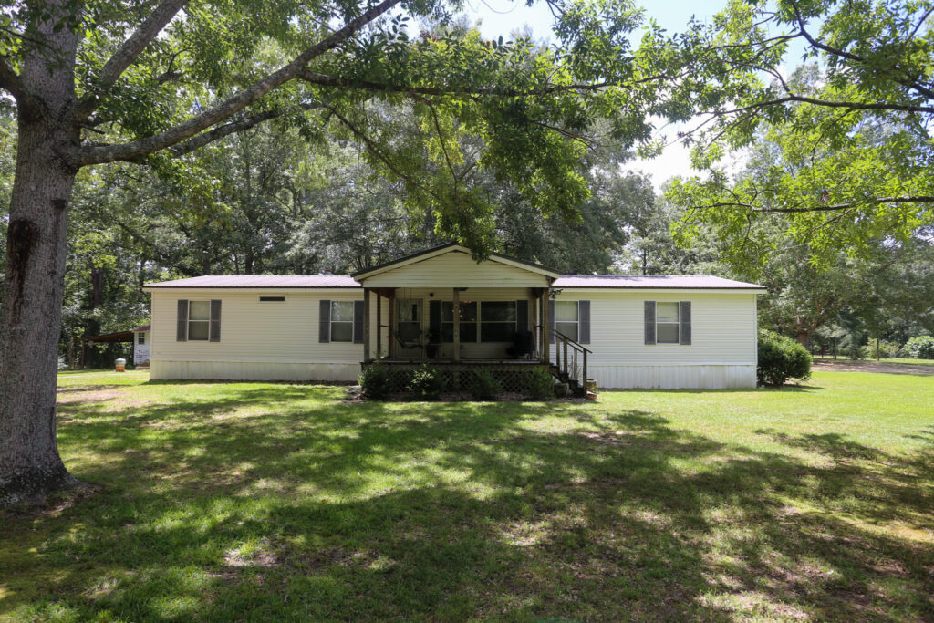 44 +/- acres and Mobile Home Mendenhall, MS
