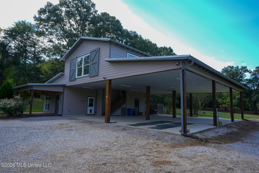 3 Bed / 2 Bath House – Flora, MS